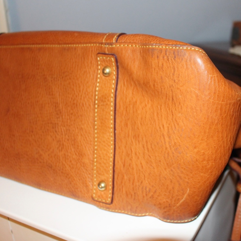 Dooney & Bourke Florentine Smith Bag in natural leather - Picture 12 of 15